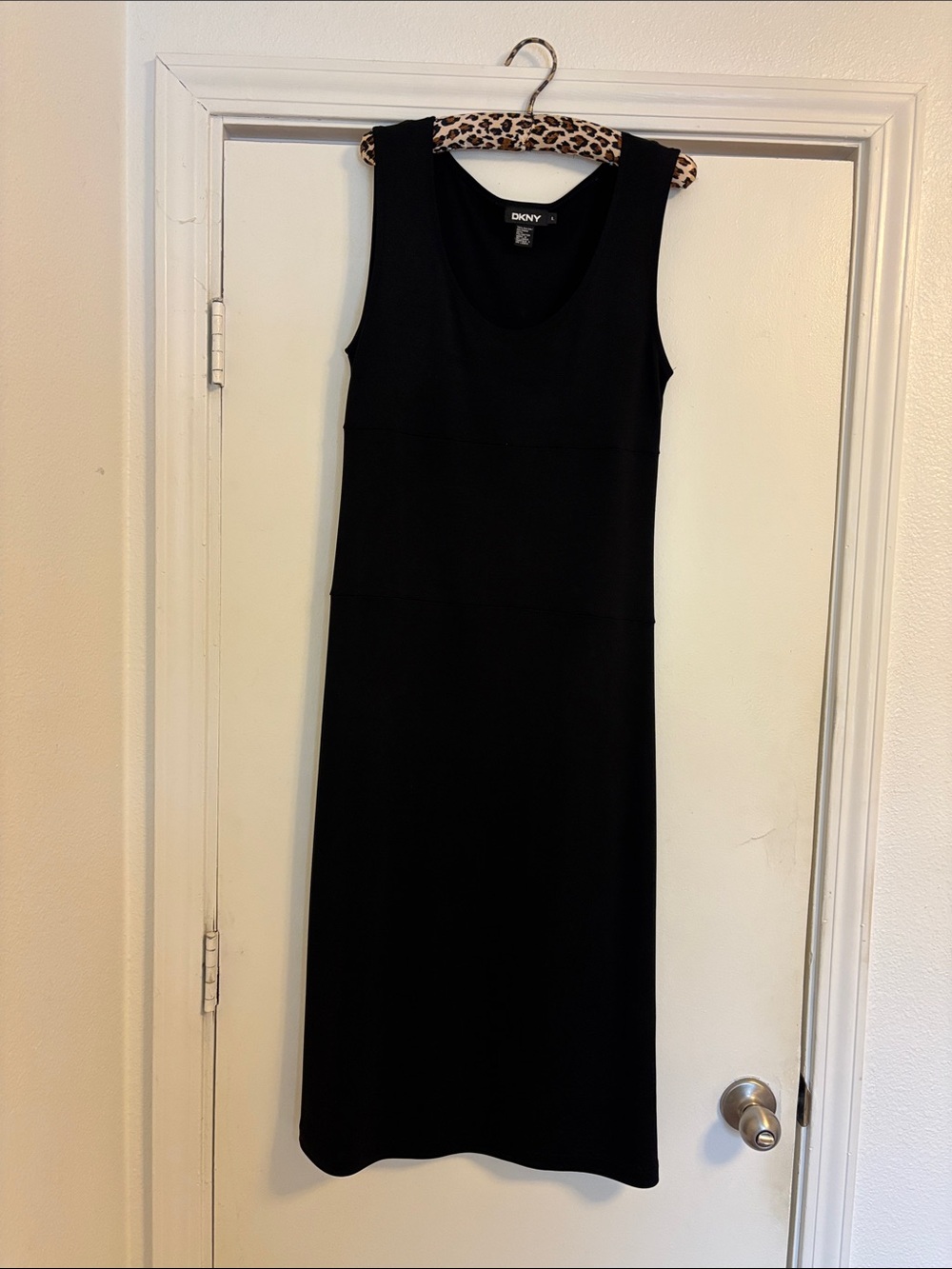 Dkny Black Sleeveless Scoop-Neck Midi Dress